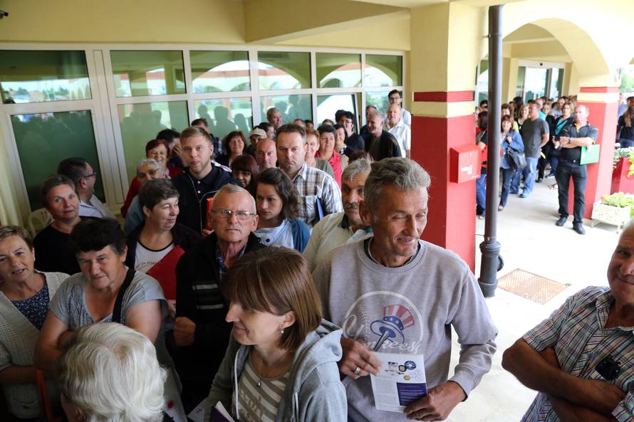 U Čakovcu su čekali cijelu noć kako bi se naručili na pregled