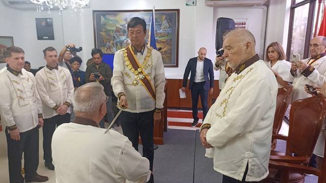 Filipinski vitez Mesić okupit će bivše šefove država?! 'Dižemo uzbunu za Ukrajinu i za Gazu'