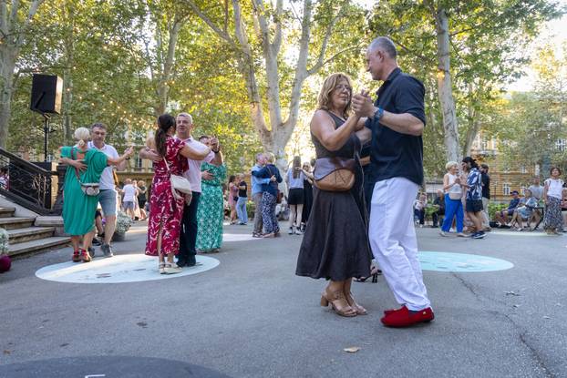 Zagreb: Tango na zrinjevackom plesnjaku