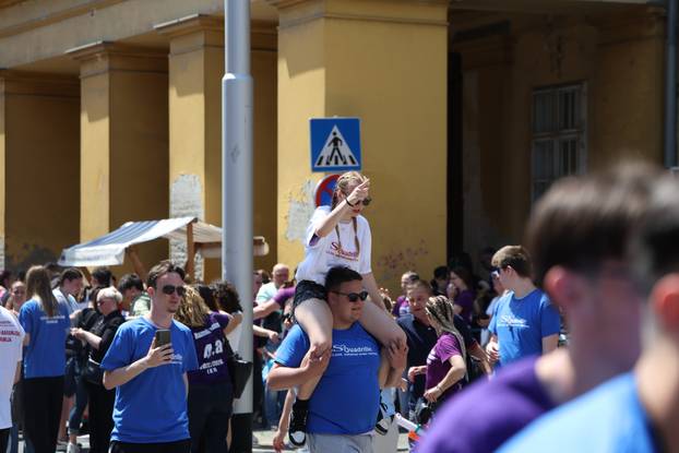 Osijek: Još jedna generacija je otplesala quadrillu u centru grada