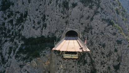 Fotografije iz zraka radova na mostu iznad Omiša