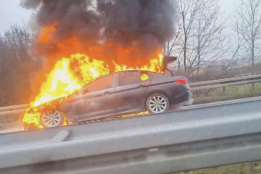 Izgorio BMW na autocesti