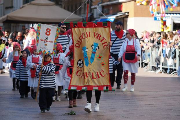 FOTO Najslađa galerija danas - Riječkim karnevalom prošetalo tisuće maškara