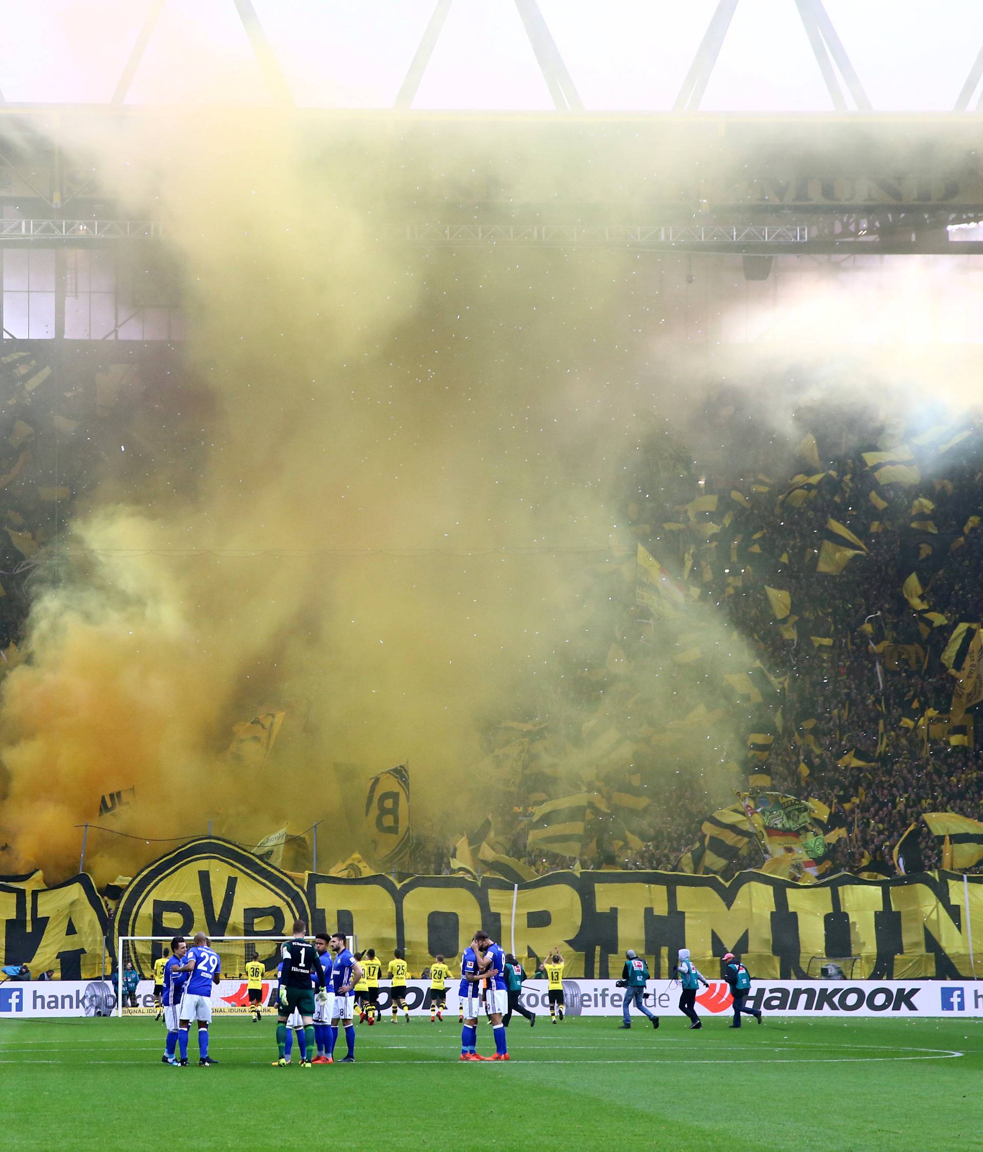 Bundesliga - Borussia Dortmund vs Schalke 04