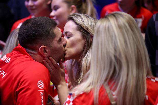 Hrvatski rukometaši slave s obiteljima osvajanje srebra 