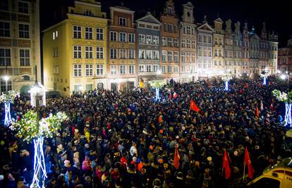 Tisuće izašle na ulice Poljske zbog ubojstva gradonačelnika