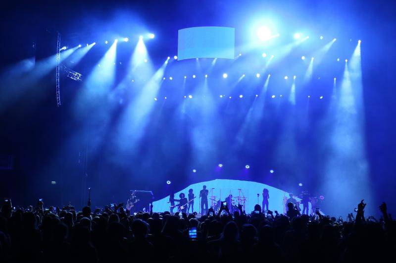 Zapjevali su zajedno: Enrique na bini počastio fana rakijom
