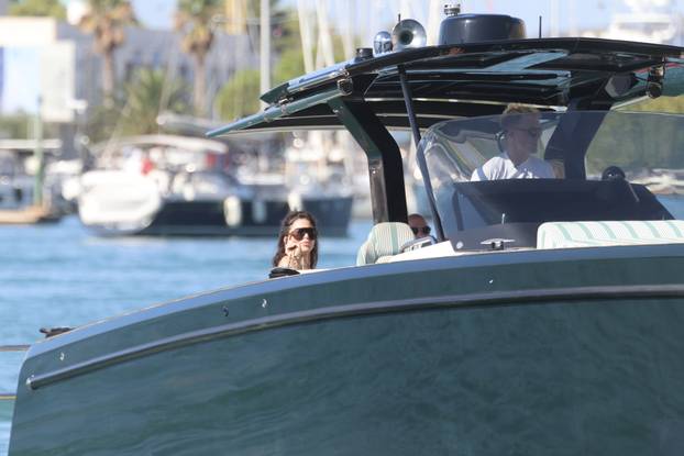 EKSKLUZIVNO Trogir: Nakon četverodnevnog krstarenja Jadranom Jeff Bezos i Lauren Sanchez napustili Hrvatsku