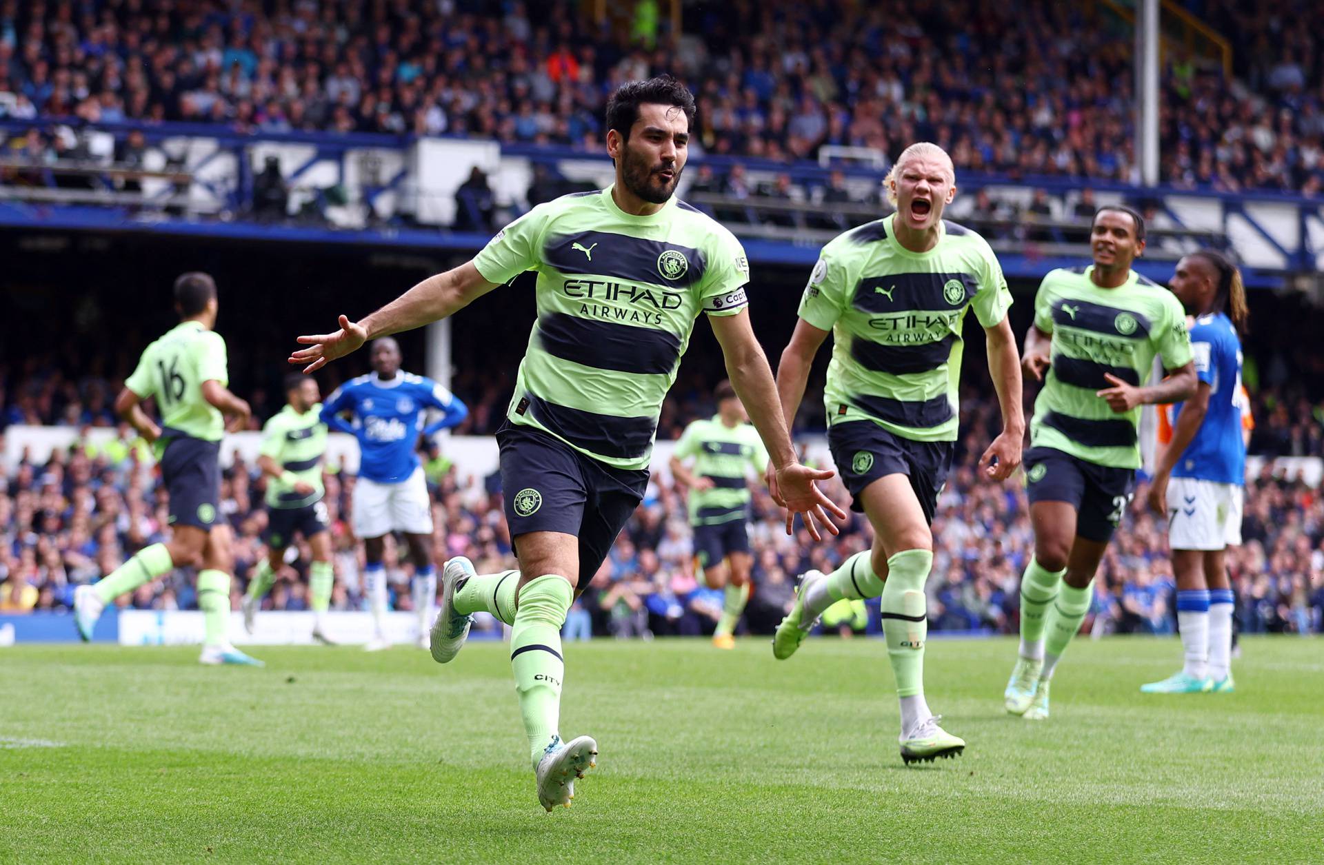 Premier League - Everton v Manchester City