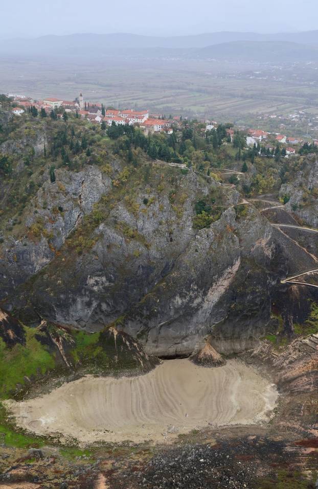 Imotski: Presušilo je  Modro jezero