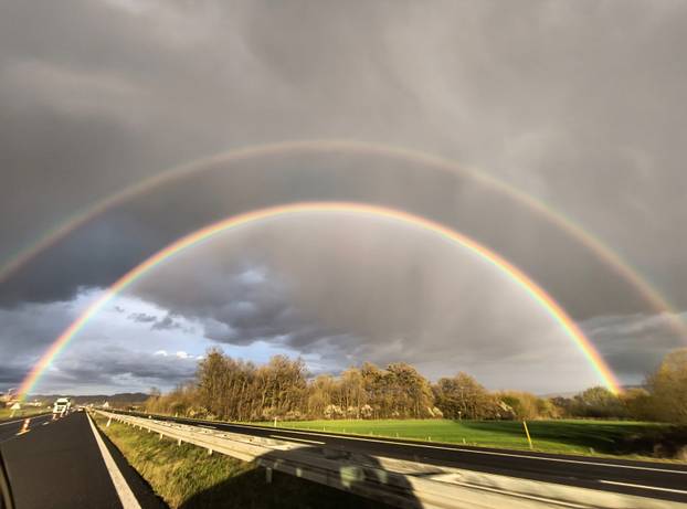 FOTO Prekrasni prizori na nebu iznad Zagreba: Pogledajte fotografije dvostruke duge