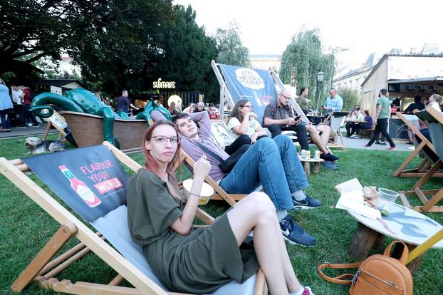 Zagreb: Na Strossmayerovom trgu poÄeo Zagreb Burger Festival