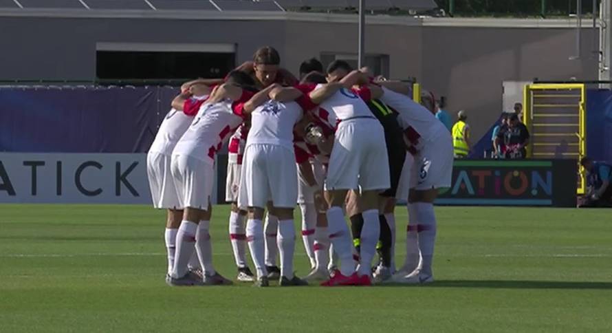 Šok za 'mini vatrene'! Rumunji ih deklasirali na otvaranju Eura