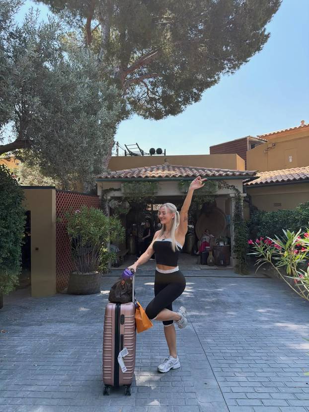 FOTO Fitness trenerica: Zbog odjeće su mi zabranili ulaz u avion, rekli su mi da sam gola
