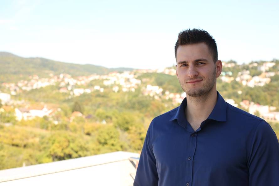 'Cure me se boje': Nikola jelom zavodi, ima recept za prvi spoj