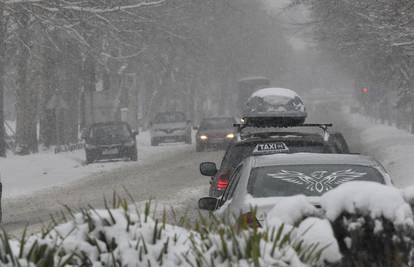 Problemi u prometu: Izgažen snijeg i led, ponegdje i magla
