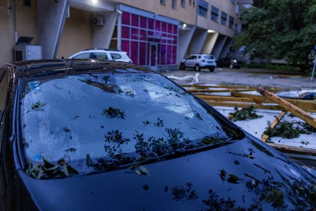 Olujno nevrijeme poharalo Mostar 