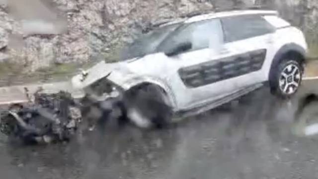 VIDEO Teška prometna nesreća kod Splita: Sudarila se dva auta