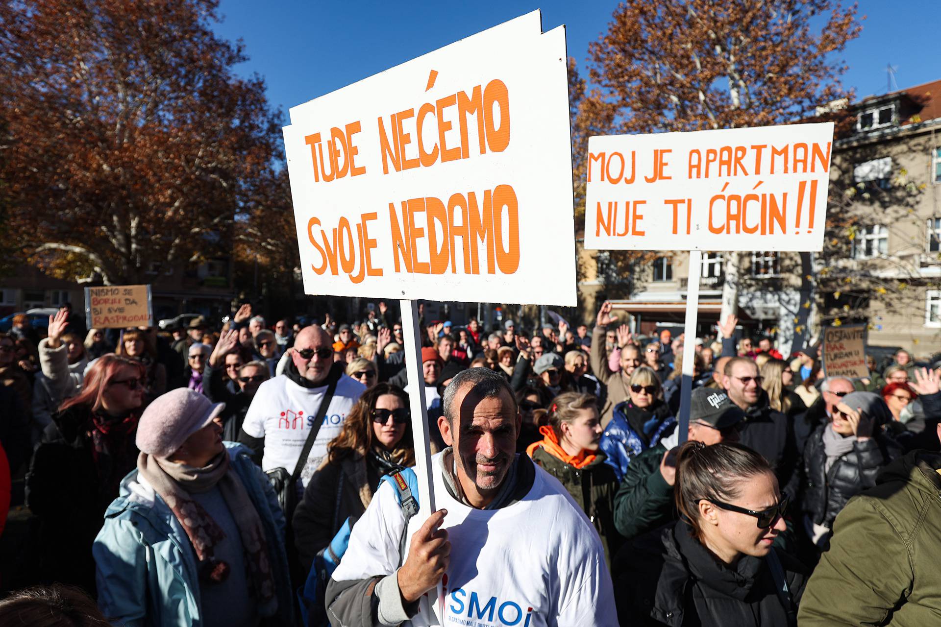 Zagreb: Prosvjed inicijative "Spasimo male obiteljske iznajmljivače"