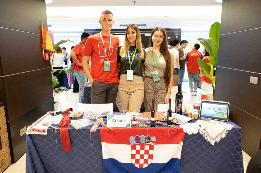 Huaweijev globalni program za poticanje digitalnih lidera Seeds for the Future održan u Rimu