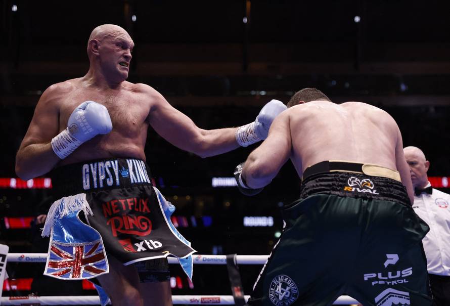 Tyson Fury v Arslanbek Makhmudov
