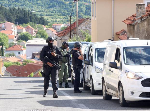 U Drnišu muškarac ubio dostavljača