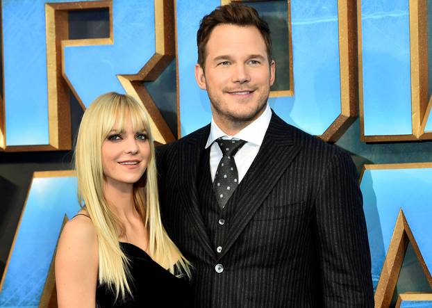 FILE PHOTO Chris Pratt poses with his wife Anna Faris as they attend a premiere of the film "Guardians of the galaxy, Vol. 2" in London