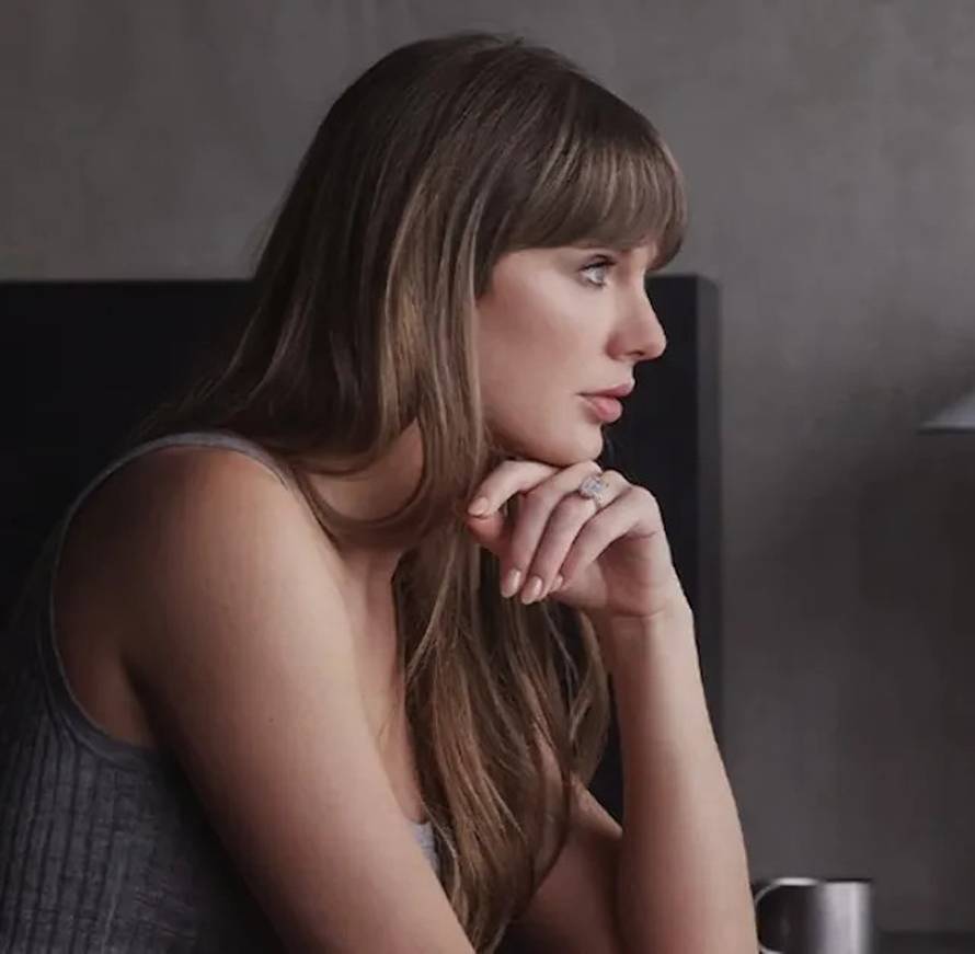 Što se dogodilo sa zaručničkim prstenom Taylor Swift? Na novim fotkama ima drukčiji