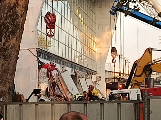 Urušila se nadstrešnica na kolodvoru u Novom Sadu, najmanje 11 mrtvih
