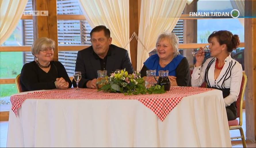 Paula: Dečko mora imati 'para' Boris: Ona je prava sponzoruša