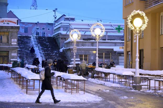 Zagreb: Samo rijetki prodavači na Dolcu