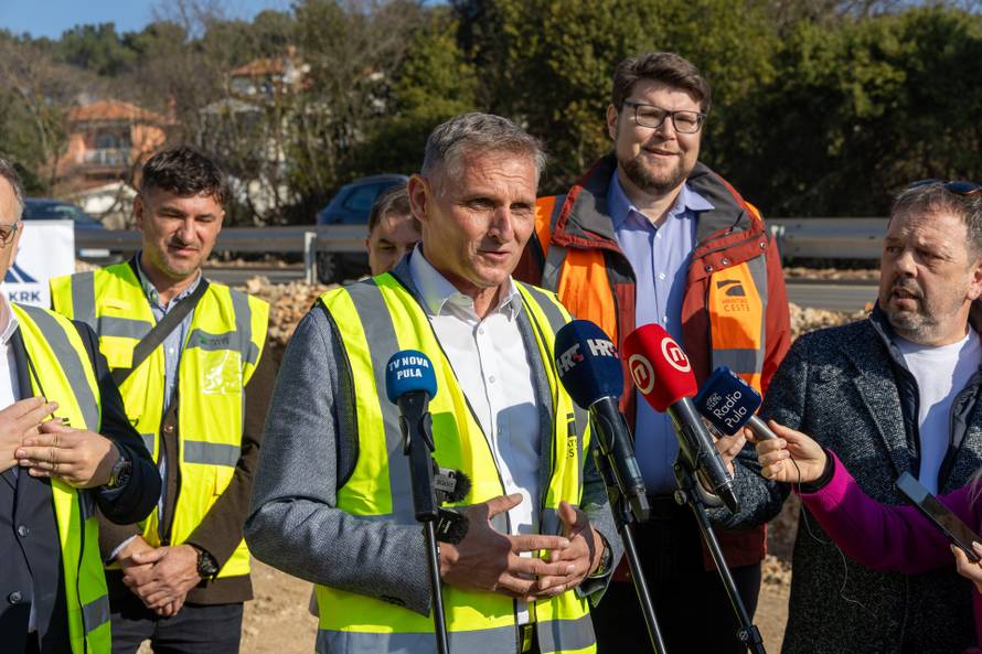 Pula: Ministar Butković obišao je gradilište cesta DC66 i DC75 na dionici Veli vrh-Pula