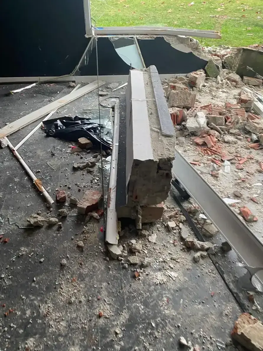 Policija pronašla muškarca (25) koji je u petak Golfom uništio poslovni prostor u Zagrebu