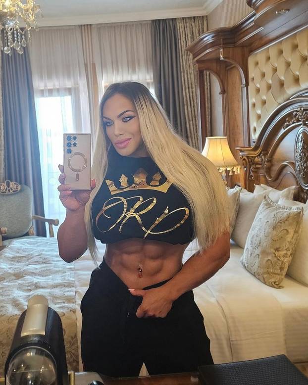 FOTO Zovu je 'planinom mišića', dolazi i do Dubrovnika: Dečki su opsjednuti sa mnom. Dosađuju!