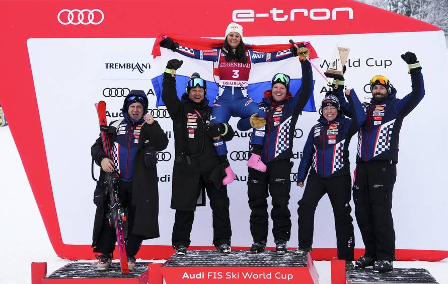 THE CANADIAN PRESS 2025-12-06