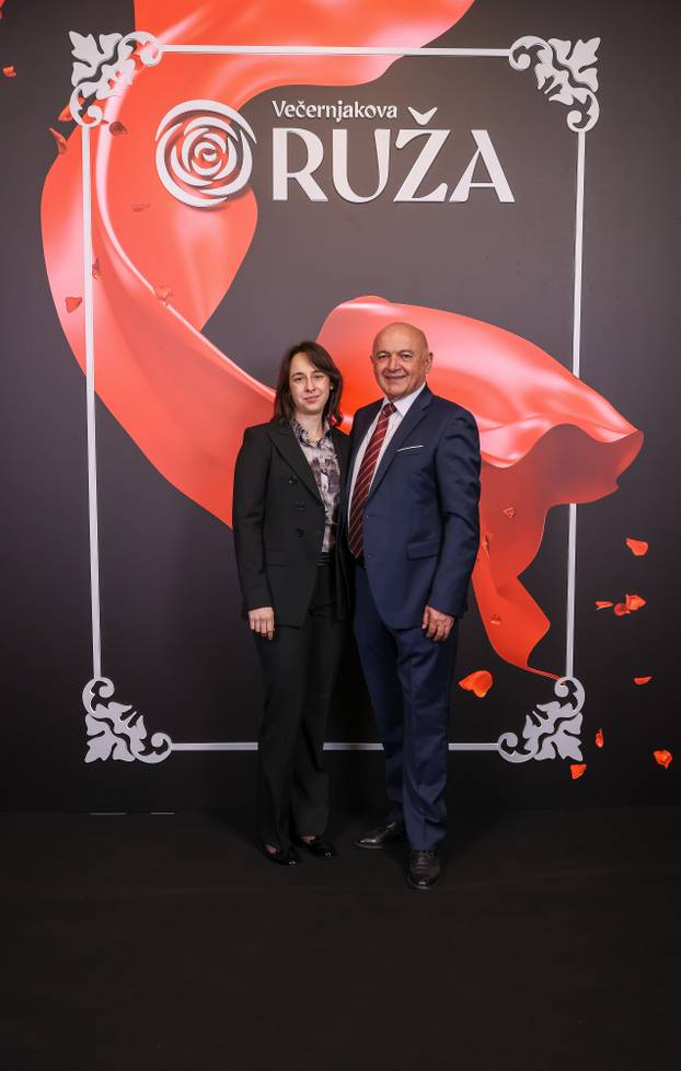 Zagreb: Uzvanici na dodjelu medijske nagrade "Večernjakova ruža" u Hrvatskom narodnom kazalištu