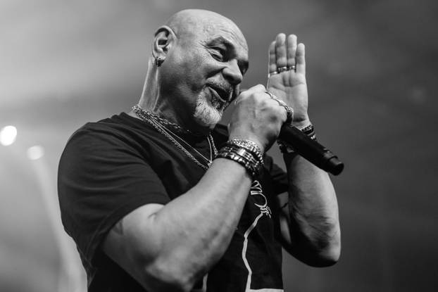 Županja: 13. božićni koncert Opće Opasnosti i prijatelja