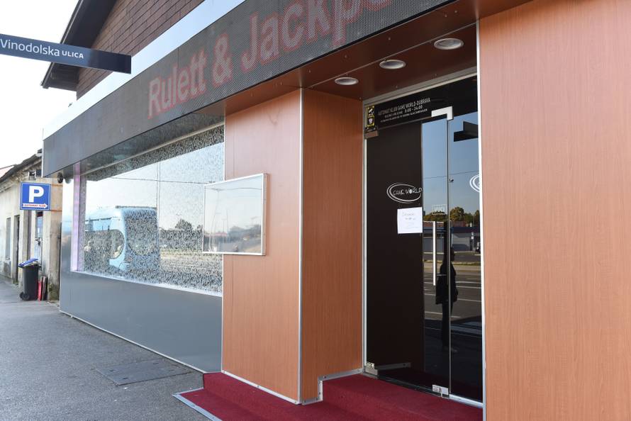 Zagreb: OpljaÄkan automat klub, policija i zaÅ¡titari svladali razbojnike