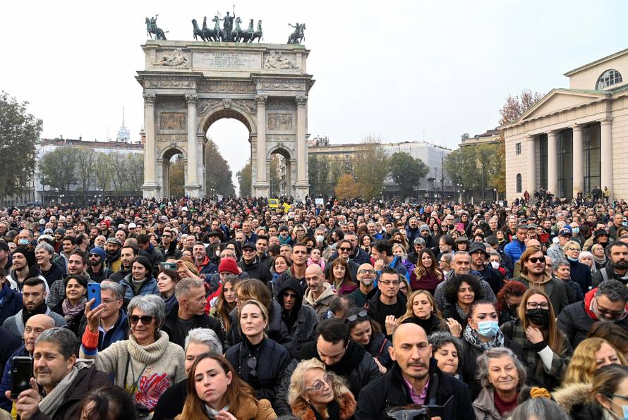 Protest against COVID-19 vaccinations in Milan