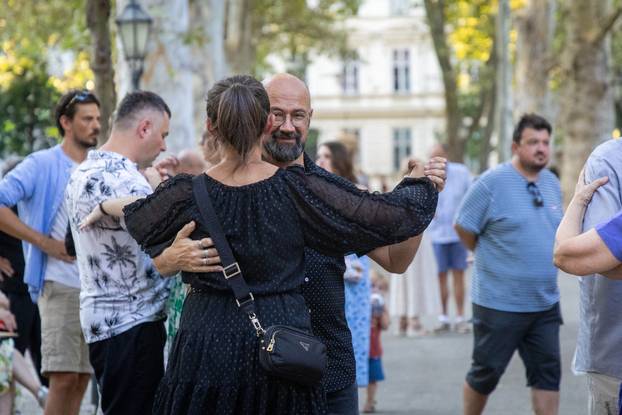 Zagreb: Tango na zrinjevackom plesnjaku