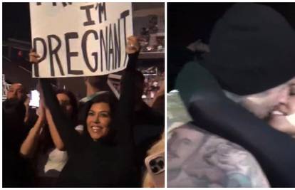 Kourtney Kardashian (44) je trudna: Suprugu je vijest otkrila transparentom na koncertu...