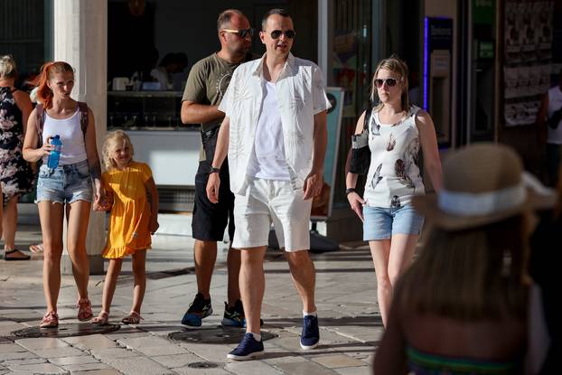 Zadar: Velik broj turista "okupirao" je središte grada