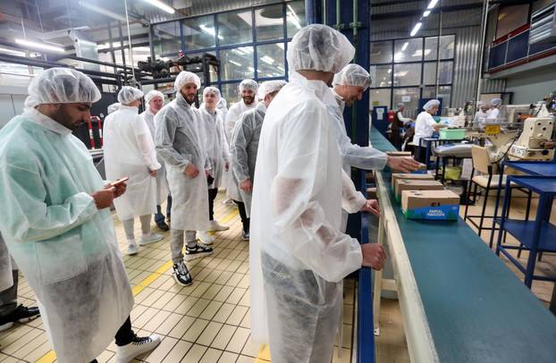 Zagreb: Dinamovci u pogonu tvornice čokolade Kraš