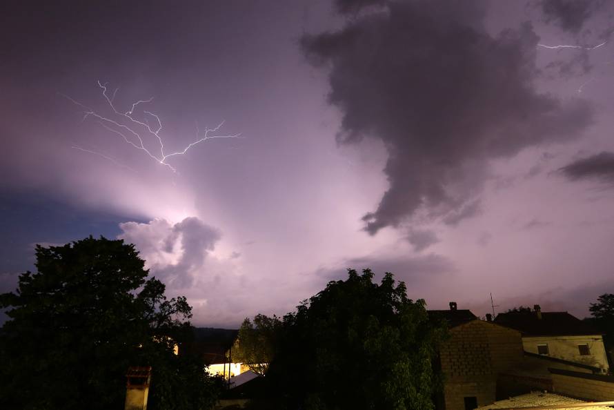 Prvo toplinski udar, a onda kraj ljeta! U Zagrebu će biti 13 °C