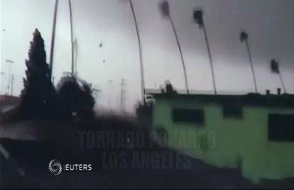 Oluja u Kaliforniji! Tornado se sručio na Los Angeles