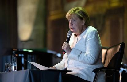 Merkel dobila je Nansenovu nagradu za prihvat izbjeglica