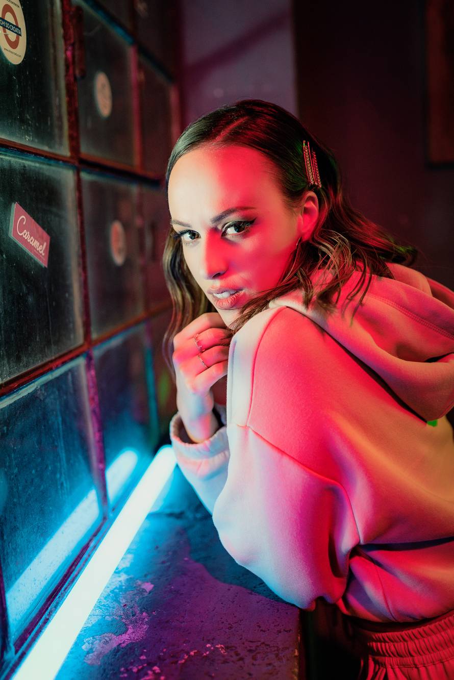 Stefany iz 'Voicea' objavila je novu pjesmu: Baš je talentirana