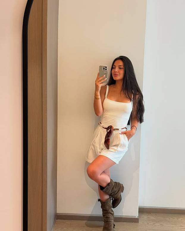 FOTO KAKVE LJEPOTICE! Ima li Španjolska najljepše WAGS-ice? Evo koga ljube Olmo i društvo...