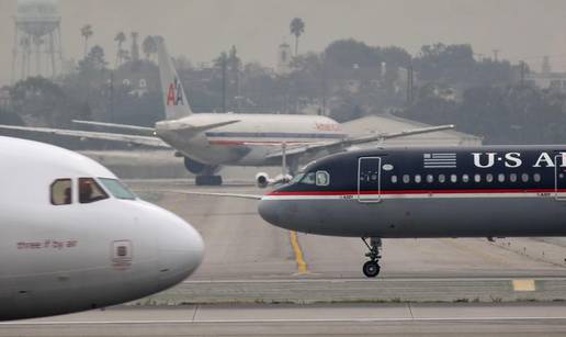 Boeing  prisilno sletio na Island zbog dima u kabini