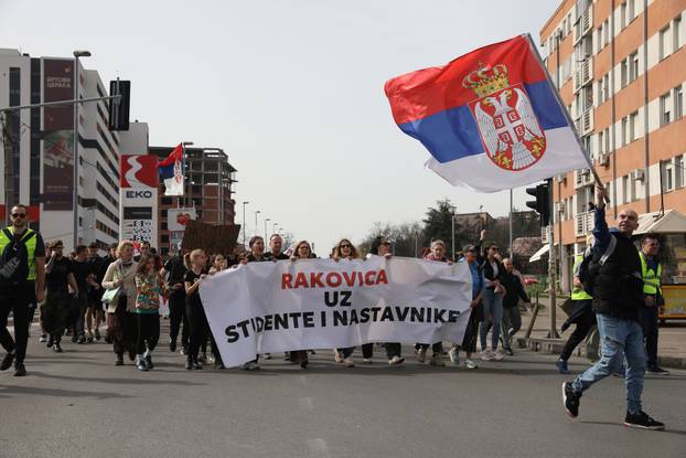 Beograd: Studenti i građani koji su iz  Čukarice krenuli u centar  grada